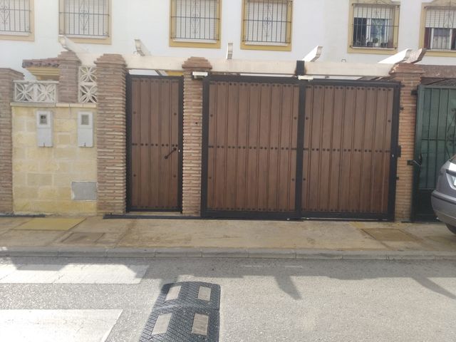 Door or gate made by Cerrajería La Juzcareña