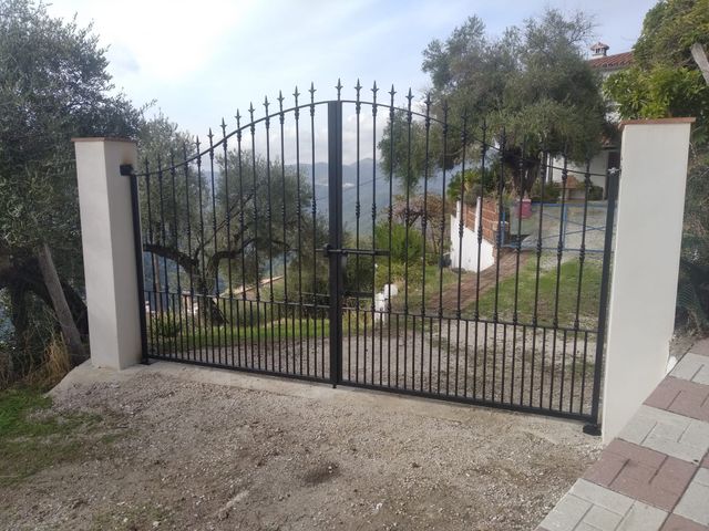 Work carried out by Cerrajería La Juzcareña